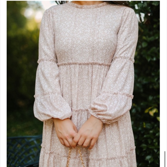 MAJOR ISO OF THESE GORGEOUS DAINTY JEWELLS DRESSES - Picture 4 of 7